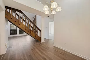 3828 Clover Hill Ln, Carrollton, TX 75007 - Photo 8