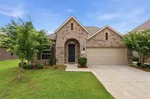 2704 Dancing Flame Dr, Denton, TX 76201 - Photo 2