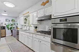 800 Belaire Dr, Burleson, TX 76028 - Photo 14