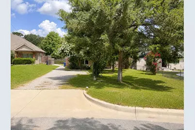 3229 Hiawatha Trail, Lake Worth, TX 76135 - Photo 2