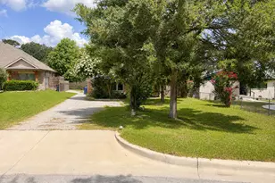 3229 Hiawatha Trail, Lake Worth, TX 76135 - Photo 2