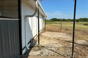 2279 Upper Montague Rd, Bowie, TX 76230 - Photo 4