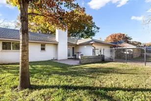 1706 Esquire Pl, Grand Prairie, TX 75050 - Photo 26