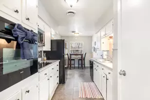 1706 Esquire Pl, Grand Prairie, TX 75050 - Photo 8