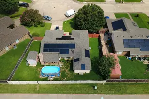 3030 Meadow Creek Ct, Grand Prairie, TX 75052 - Photo 22