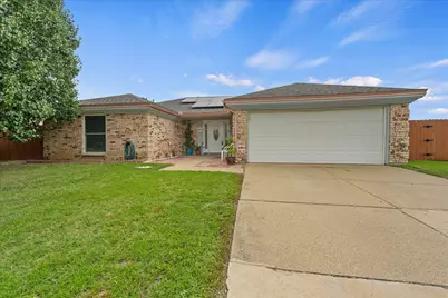 3030 Meadow Creek Court, Grand Prairie, TX 75052 - Photo 1