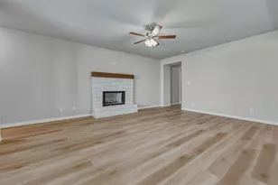 1201 Colca Dr, Springtown, TX 76082 - Photo 8