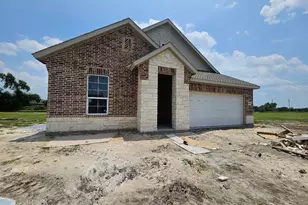 901 Silverleaf Dr, Ennis, TX 75119 - Photo 1