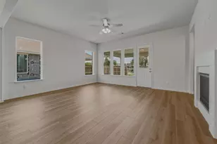 901 Silverleaf Dr, Ennis, TX 75119 - Photo 8