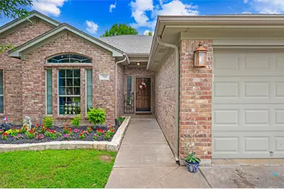 721 Morgan Drive, Burleson, TX 76028 - Photo 2
