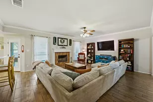 721 Morgan Dr, Burleson, TX 76028 - Photo 6