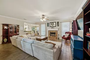 721 Morgan Dr, Burleson, TX 76028 - Photo 8