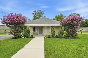 111 Britton St, Tom Bean, TX 75489 - Photo 1