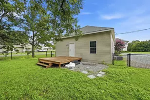 111 Britton St, Tom Bean, TX 75489 - Photo 20