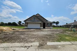 813 Silverleaf Dr, Ennis, TX 75119 - Photo 1