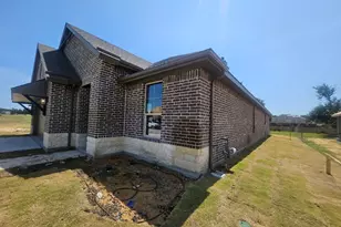 813 Silverleaf Dr, Ennis, TX 75119 - Photo 4