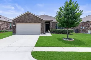 1424 Vernon Dr, Aubrey, TX 76227 - Photo 2