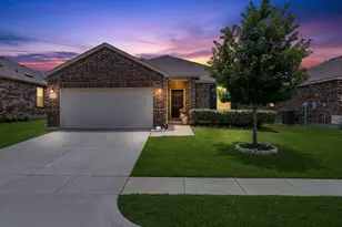 1424 Vernon Dr, Aubrey, TX 76227 - Photo 2