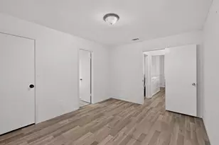 3900 N Shadycreek Dr, Arlington, TX 76013 - Photo 34