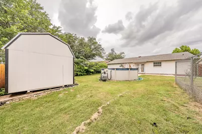 5612 Macgregor Drive, Haltom City, TX 76148 - Photo 34