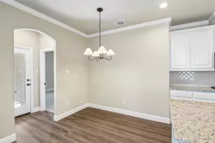 1045 Nighthawk Trl, Alvarado, TX 76009 - Photo 6