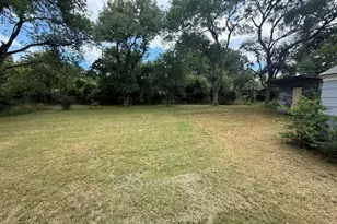 2404 Fairway Dr, Fort Worth, TX 76119 - Photo 12
