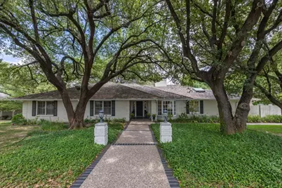 2209 Canterbury Drive, Westover Hills, TX 76107 - Photo 4