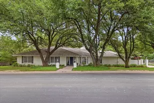 2209 Canterbury Dr, Westover Hills, TX 76107 - Photo 2