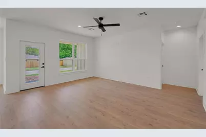 806 S Avenue Q, Clifton, TX 76634 - Photo 10