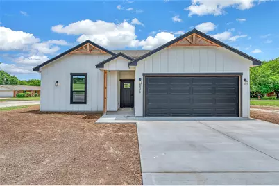 806 S Avenue Q, Clifton, TX 76634 - Photo 2