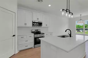 806 S Avenue Q, Clifton, TX 76634 - Photo 12