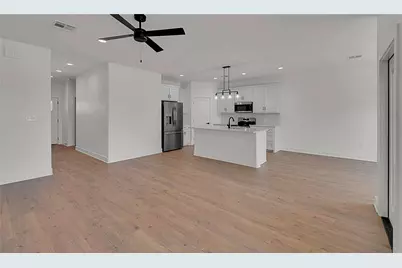 806 S Avenue Q, Clifton, TX 76634 - Photo 8