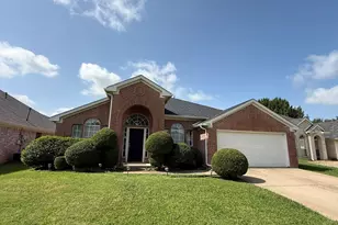 1202 Golden View Ct, Arlington, TX 76001 - Photo 1