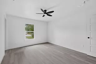11303 Iris Dr, Balch Springs, TX 75180 - Photo 16