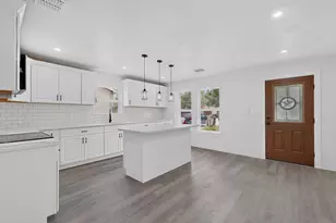 11303 Iris Dr, Balch Springs, TX 75180 - Photo 10