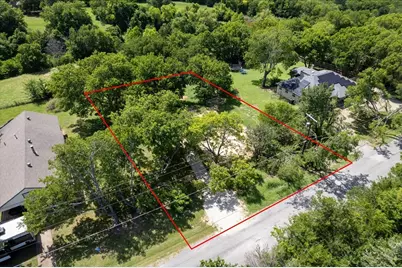 704 N Denison Street, Bells, TX 75414 - Photo 2