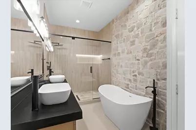 2813 Staffordshire Drive, Carrollton, TX 75007 - Photo 10