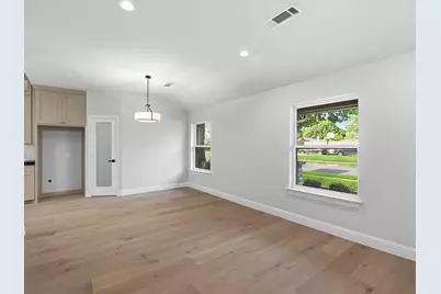 2813 Staffordshire Drive, Carrollton, TX 75007 - Photo 18