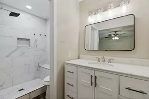 914 S Hyde Park Ave, Denison, TX 75020 - Photo 16