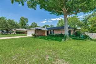 914 S Hyde Park Ave, Denison, TX 75020 - Photo 1