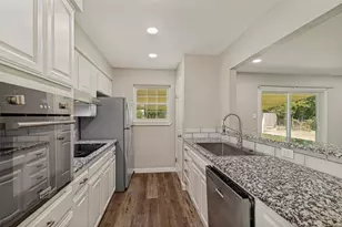 914 S Hyde Park Ave, Denison, TX 75020 - Photo 8