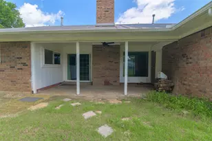 301 E 6th St, Krum, TX 76249 - Photo 28
