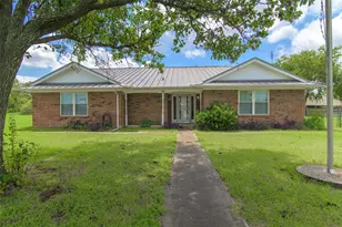 301 E 6th St, Krum, TX 76249 - Photo 1