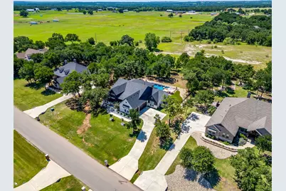 673 S Sugartree Drive, Lipan, TX 76462 - Photo 2