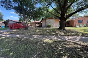 737 Blueberry Ln, Grand Prairie, TX 75052 - Photo 1