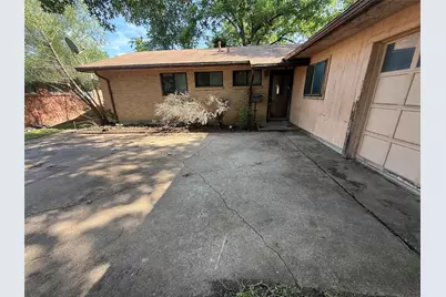 737 Blueberry Lane, Grand Prairie, TX 75052 - Photo 2
