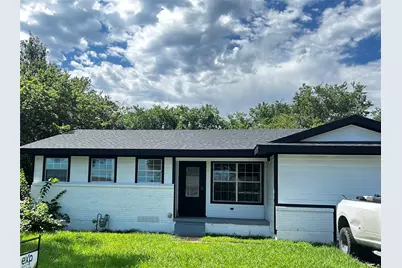 110 E Cunningham Street, Bonham, TX 75418 - Photo 1