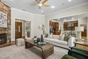 7635 Tanglecrest Dr, Dallas, TX 75254 - Photo 10