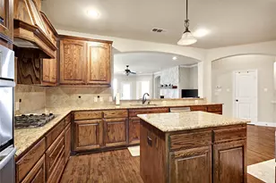 15400 Mount Evans Dr, Little Elm, TX 75068 - Photo 6