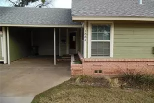 1004 W Wall Street W, Grapevine, TX 76051 - Photo 1